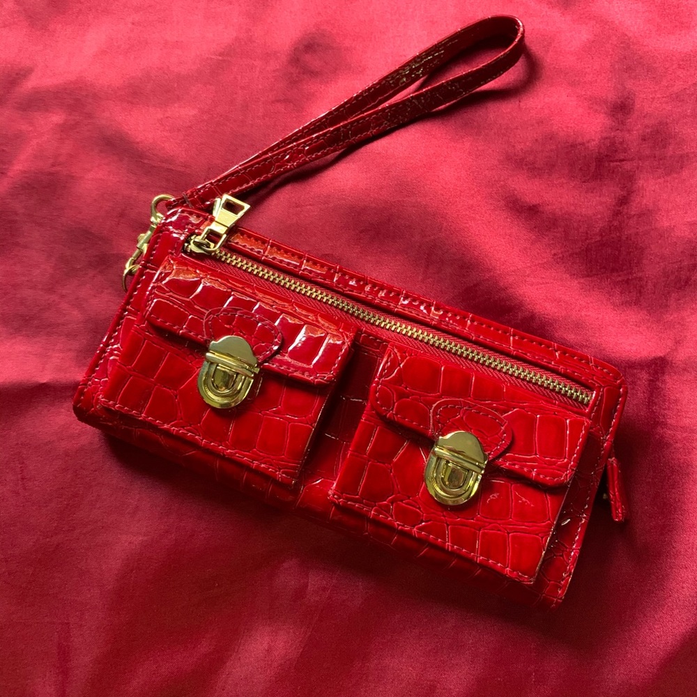 ❤️SOLD❤️ Faux Snakeskin Clutch Wallet